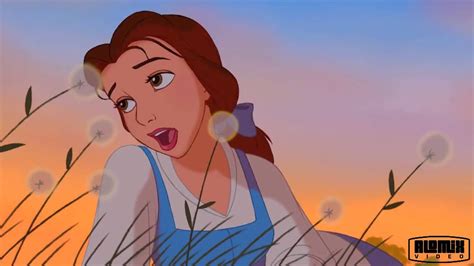 Ils apprennent à se découvrir, à se dompter comme deux étrangers que tout oppose. La Belle et la Bete - Madame Gaston - YouTube