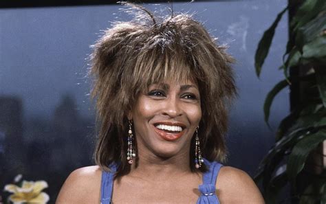 Sie ist bis heute die erfolgreichste rocksängerin der welt: Tina Turner a 80 ans : regardez l'évolution de ses looks