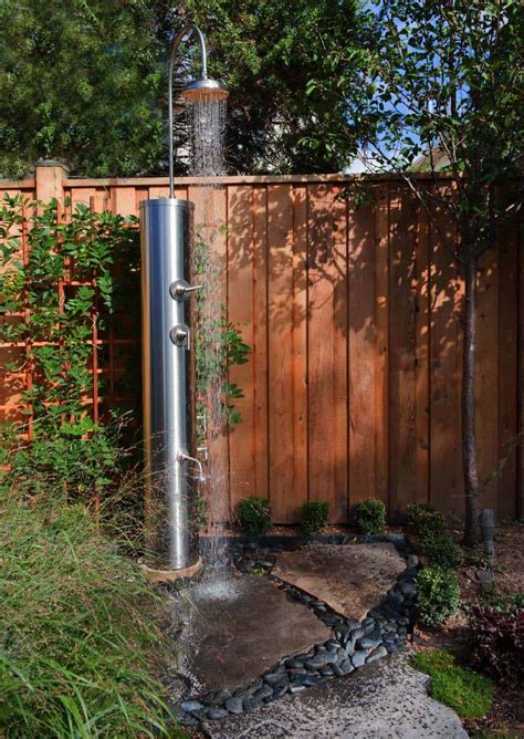 45 Stunning Outdoor Showers That Will Leave You Invigorated