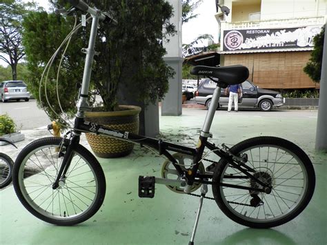 Suddenly 'too far' or 'too big' is not the issue, and folding bikes come in all variations to fit right on into your lifestyle, be it the urban commute, where you fold right on up into the office, or a weekend. 日本脚车: DAHON FOLDING BIKE IMPORT FROM JAPAN Selling Price ...