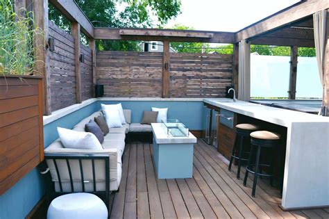 Your first step in adding an outdoor bar or counter is deciding exactly what type of setup will work best for you. Trending Outdoor Bar Ideas to Try Today