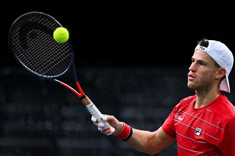 El peque schwartzman jugará no antes de las 11 de argentina nada menos que ante djokovic, cinco veces campeón del masters y máximo favorito a quedarse con la actual edición. El Peque Schwartzman no pudo con Zverev - SOL 91.5