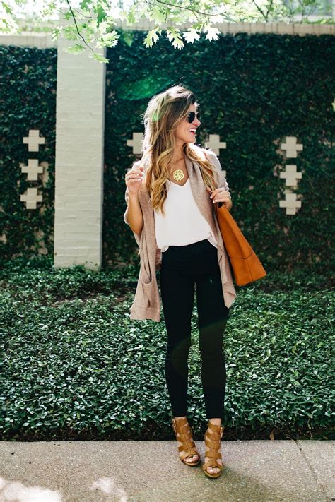 Shop women's white jeans at express. Black Jeans Outfit To Transition From Summer To Fall