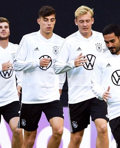 Die große plakette wird die schule bald auch nach außen als schule ohne rassismus sichtbar machen. Pin von LittleBorussen auf Kai Havertz
