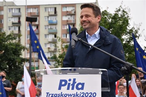 Incumbent polish president andrezj duda is facing off july 12 against liberal warsaw mayor rafal. Rafał Trzaskowski w Pile: Potrzebujemy prezydenta, który ...