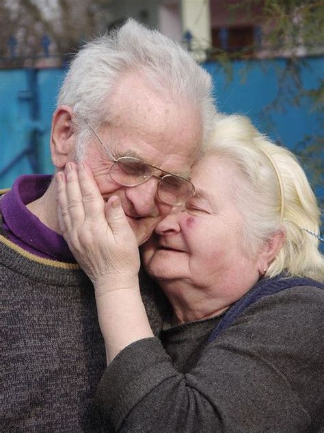 19 Lifelong Images Of Love Old Couple In Love Couples In Love