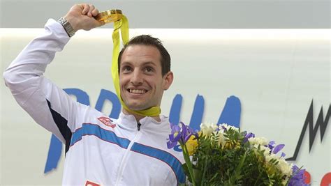In february 2014, renaud lavillenie became the pole vault world record holder (6.16m), surpassing the great sergey bubka in donetsk, in the presence of the master himself. Memorial strikt olympische kampioenen Lavillenie en ...