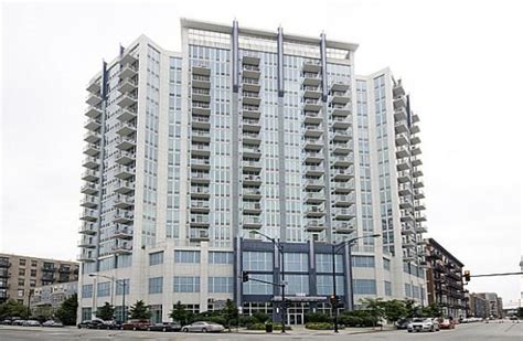 Lakeside Tower Condos For Sale And Condos For Rent In Chicago