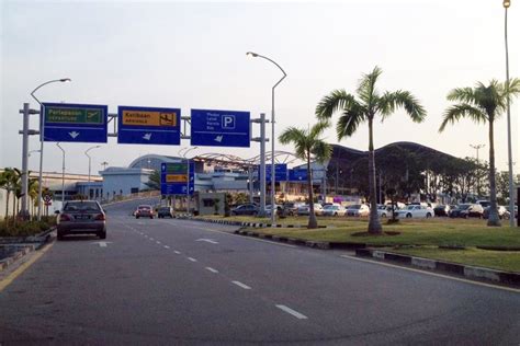The arrivals timetable contains information about flight status of international, domestic and charter airlines, as well delays cancellations. Penang International Airport, Penang - klia2.info
