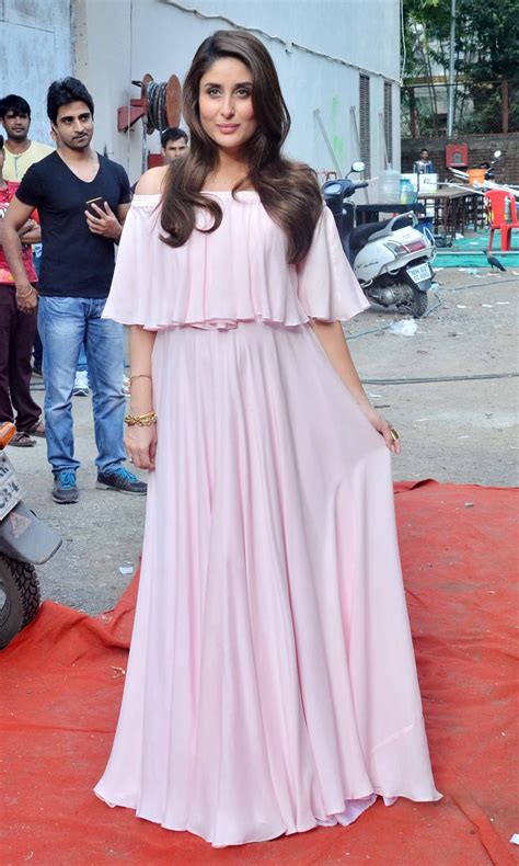 Mommy To Be Kareena Kapoor Glows In A Pink Off Shoulder Dress News18