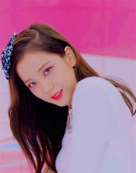 Hilangnya foto jisoo dari website yg entertainment pertama kali tersebar setelah salah satu fansite jisoo, jisoonet mengunggahnya dalam akun twitter mereka. Twitter in 2020 | Blackpink jisoo, Blackpink fashion, Blackpink photos