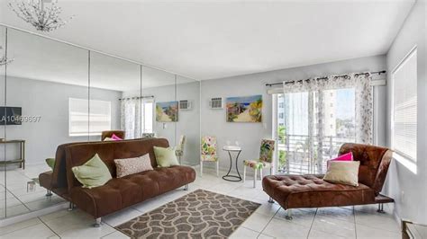 Mii de imagini noi la calitate înaltă sunt adăugate în fiecare zi. What Pillows Go With A Brown Couch? 23 Awesome Ideas - Home Decor Bliss