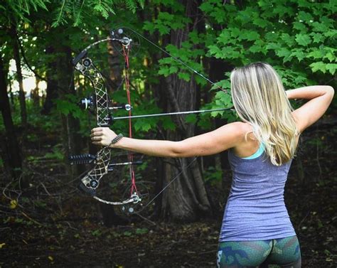 Pin By Wayne Kelley On Archery Hunting Bow Hunting Women Archery