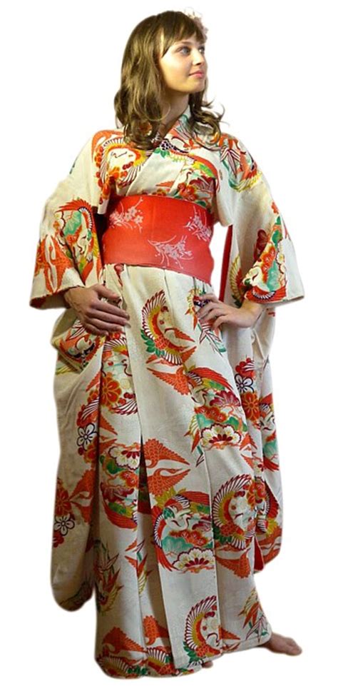 Японское шелковое женское кимоно фурисодэ 1930 е гг Японская традиционная одежда винтаж и