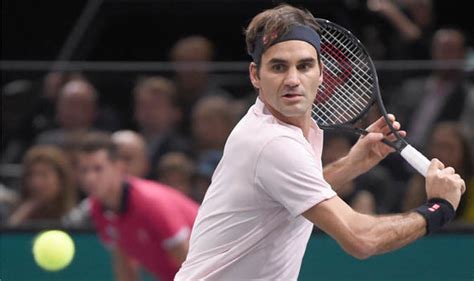 Roger federer gewinnt sein 1. Roger Federer caught doing THIS on camera after Fabio ...