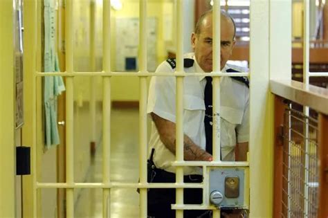 Bristol Hmp Horfield Prisoners Fuming Kicking Doors And Going Mad During Staff Protest Warns