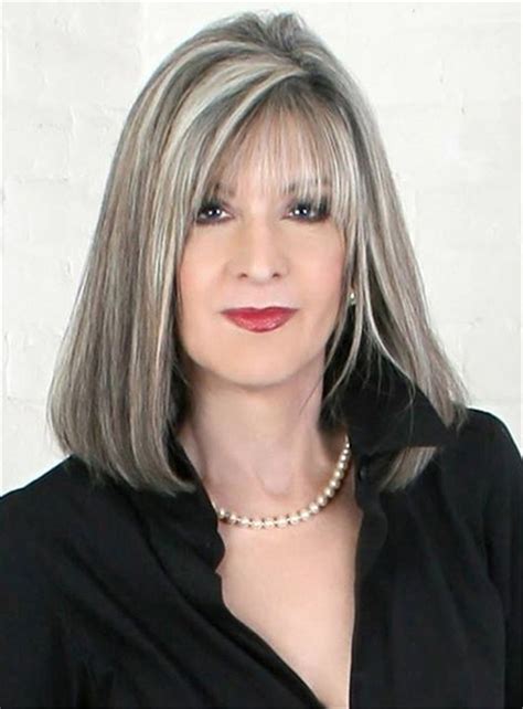 Stunning Long Gray Hairstyles Ideas For Women Over 50 01