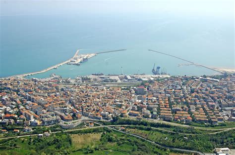 Il 18 dicembre 1971 si completava l'iter burocratico e iniziava. Ortona Harbor in Ortona, Italy - harbor Reviews - Phone ...