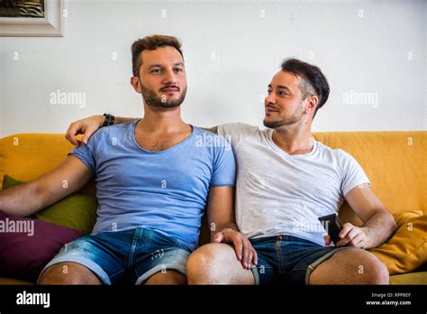 Gay males Fotos und Bildmaterial in hoher Auflösung Alamy