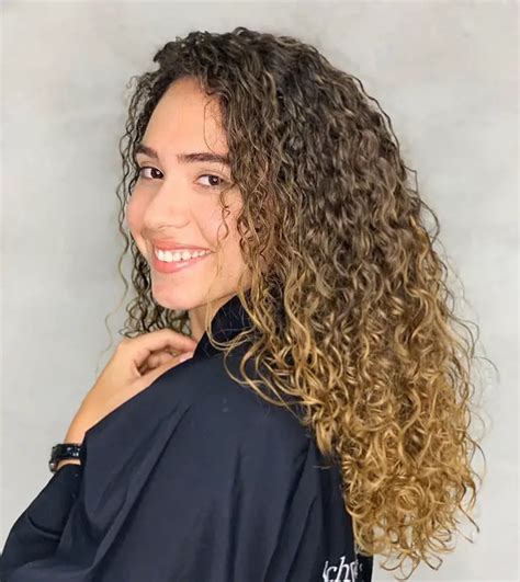 15 Prettiest Balayage Colors For Curly Hair Styledope