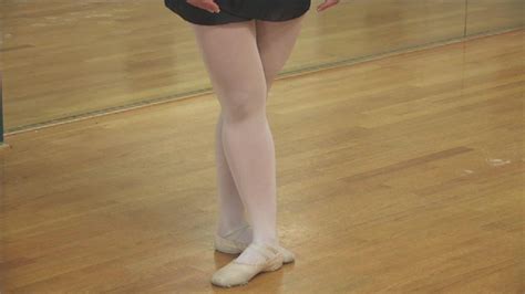 Video How Do Ballerinas Stand On Their Toes Ehow