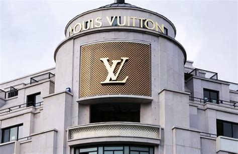 Does Lvmh Own Louis Vuitton Salina