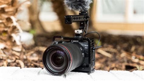 Uniquetechno Canon Eos R5 Professional Mirrorless Camera Offers 8k Raw