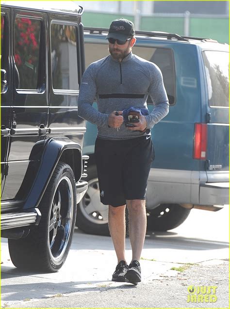 Full Sized Photo Of Bradley Cooper Pumped Up Suki Waterhouse Departs 02