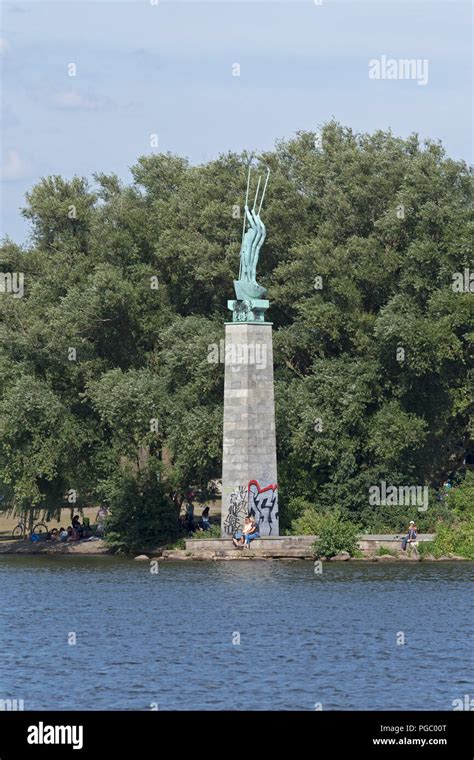 Statue Drei Ruderer Lake Außenalster Outer Alster Hamburg Germany
