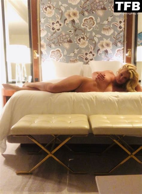 Britney Spears Poses Naked Photo Jihad Celeb