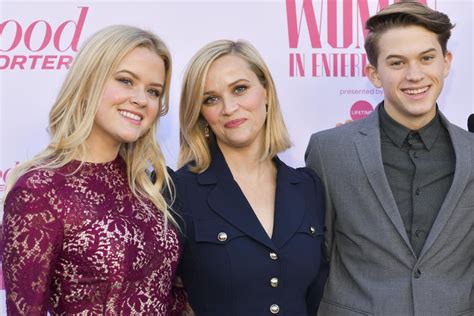 Reese Witherspoon Claims She ‘cant See Resemblance Between Her And ‘twin Daughter Ava