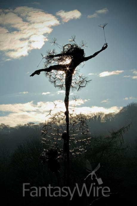Dancing With Dandelions And Robin Wight Robin Wight Sculptures Sur Fil