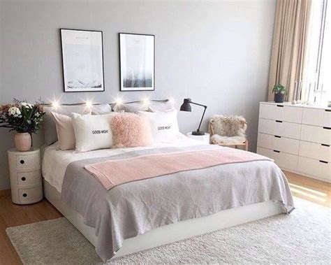 Learn how to take your small bedroom to the next level with design, decor, and layout inspiration. Pin on My room