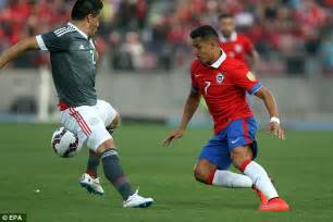 Följ även matchen live med vår målservice. Chile 3-2 Paraguay: Alexis Sanchez seals a late win for the Copa America champions | Daily Mail ...