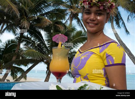 Rarotonga Island Cook Island Polynesia South Pacific Ocean A Waitress Serves Delicious Next