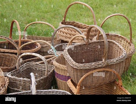 A Mixed Collection Of Wicker Shopping Baskets Stock Photo Alamy