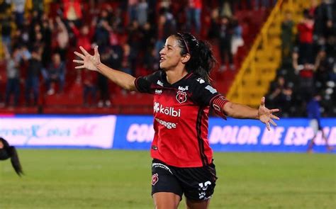 Shirley Cruz anuncia su retiro del fútbol profesional Telediario Costa Rica