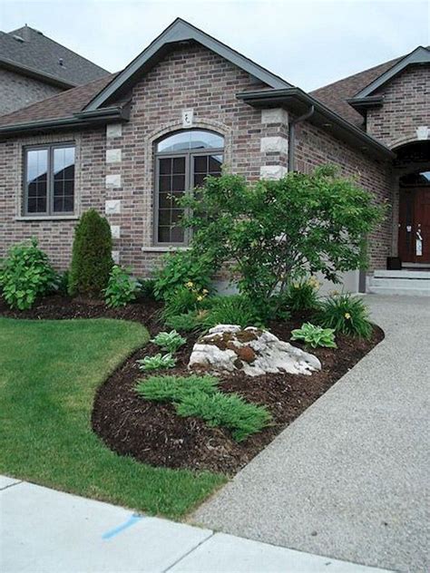 Check out these simple front yard landscaping ideas that you could diy on the weekend. 70+ Brilliant Low Maintenance Front Yard Landscaping Ideas ...