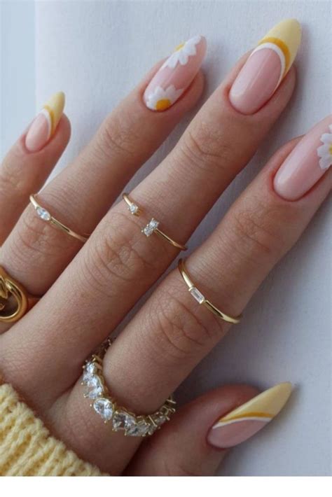 35 Cute Summer Pastel Nails With Almond Shaped Nails 2021 Pretty