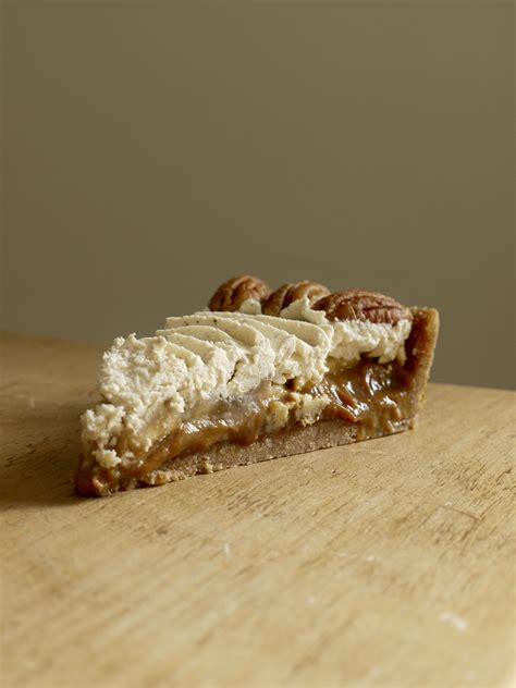 No Bake Banoffee Pie with Pecans - thelittleloaf | Recipe | Banoffee