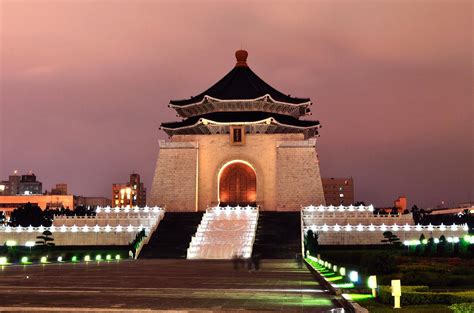 While the memorial for which the station is named was embroiled in a naming dispute,3 the name of. A guide to Chiang Kai-shek Memorial Hall, Taiwan