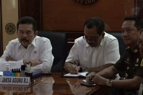 We did not find results for: Jaksa Agung Terbitkan Surat Edaran Kerja dari Rumah Bagi ...