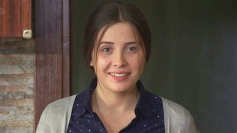 Ah kalbim, kördüğüm, elif, sensiz olmaz, yalancı bahar, benimsin, zor sevda, dr. Melek descubre que Elif está en su restaurante