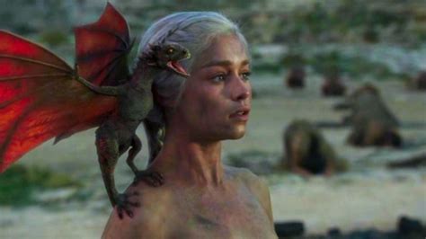 A Nude Emilia Clarke And Dragonsthank You Game Of Thrones Imgur