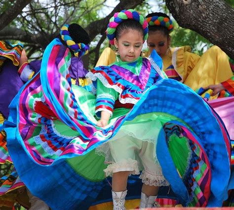 Chiapanecas Mexico ~ This Is A Mestizo Girls Dance From The Mexican
