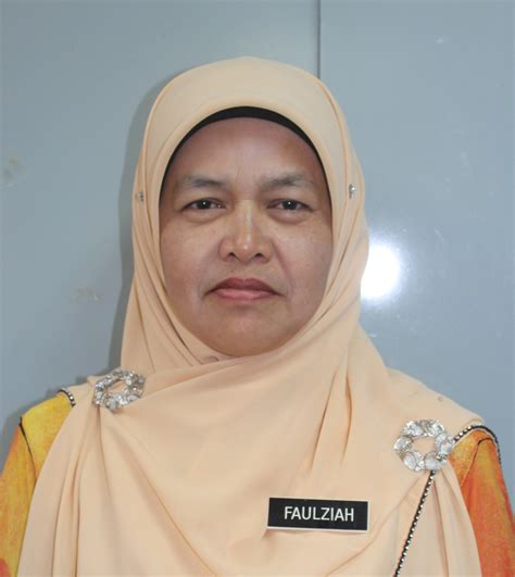 Proud to be a pharmacist. Blog Rasmi SK Bukit Senggeh (SKK): GURU/STAF
