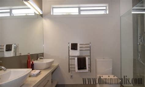 Sebaliknya, ketiadaan atau tidak berfungsinya ventilasi di kamar mandi, akan membuat siapapun enggan masuk lantaran pengap, muncul bau tak sedap, dan tidak enak dipakai beraktivitas. Pentingnya Ventilasi Kamar Mandi Sebagai Elemen Vital, Ini ...