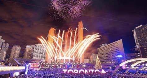 Get wild and crazy on new year's eve in toronto and make a historic story out of it which will be there to remain in your memory for a very long time. 17 magical photos from New Year's Eve at Nathan Phillips Square | Listed