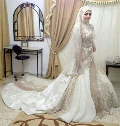 Syarat gaun pengantin muslimah yang syar i seruni id. Model Gaun Pengantin Syar'i terbaru
