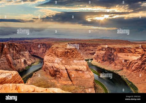 Horseshoe Bend Colorado River Meander Glen Canyon Landscape Cloudy